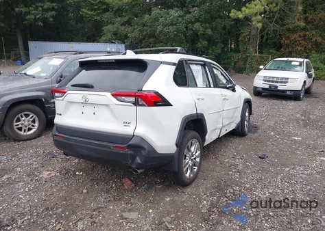 2021 Toyota Rav4 Xle Premium из США, поврежденный, VIN 2T3A1RFV8MW227754